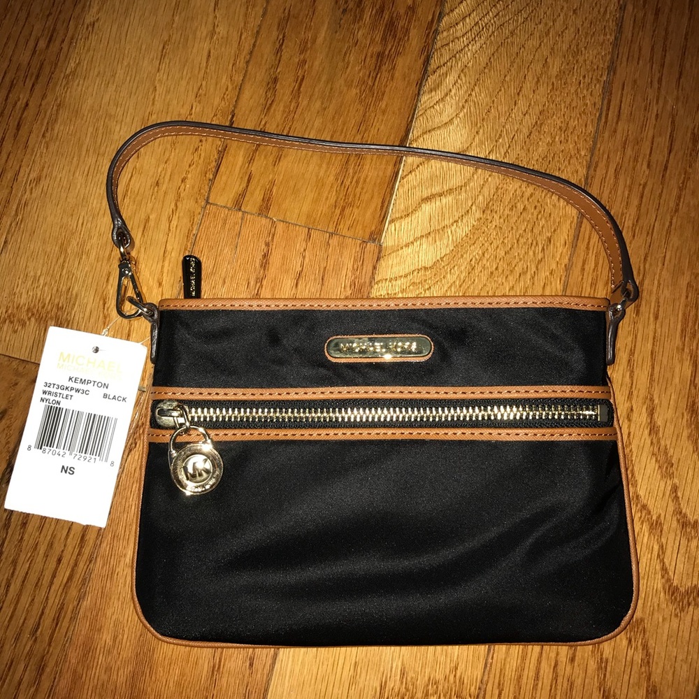 Michael Kors Kempton Wristlet